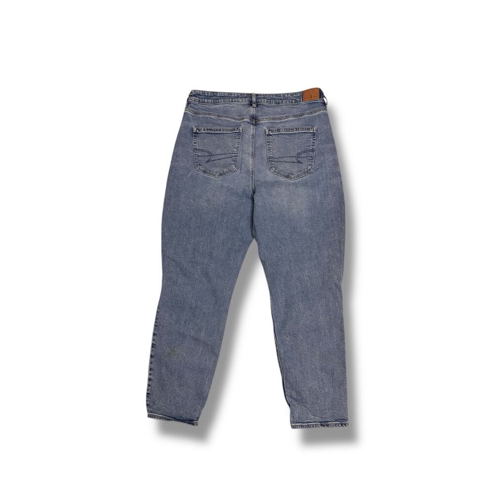 American Eagle Strigid ripped high rise mom jean in Blown Out Blue - Picture 4 of 9